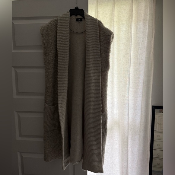 John and Jenn by line sweater vest - Picture 1 of 4